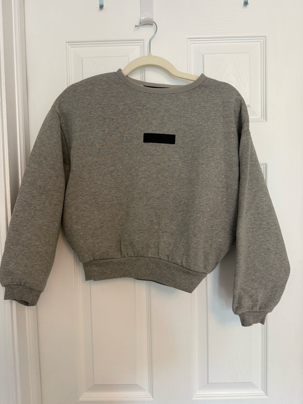 Fear of God Essentials Pullover Crew Neck with Pockets Size 8 Gray
